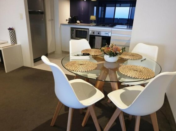 Surfers Paradise Central Luxury 2 Bedroom Seaview Spa Apartment - Sealuxe - Photo4