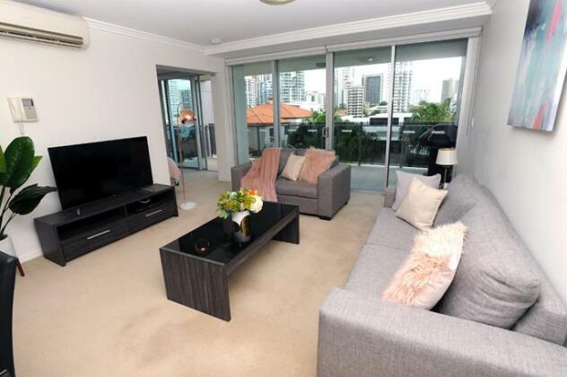 Surfers Paradise Three Bedroom With Pool and Spa Access