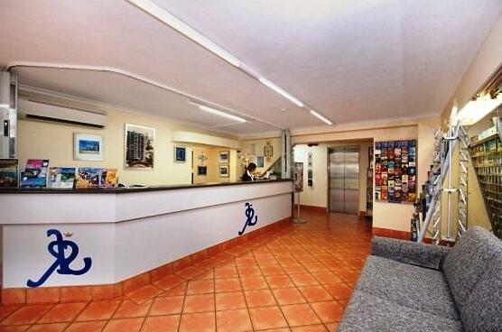 Surfers Royale Resort - Photo3