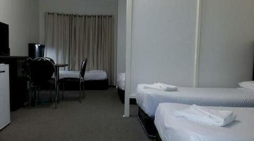 Town & Country Motel Gold Coast - Photo2
