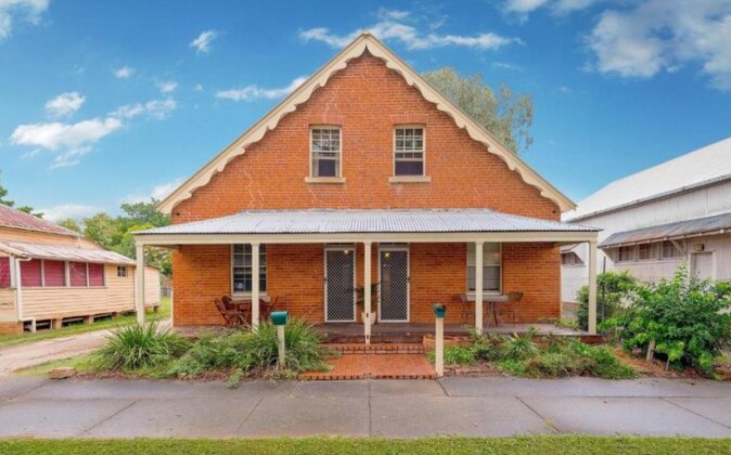 Eliza 1875 Red Brick Duplex Townhouse