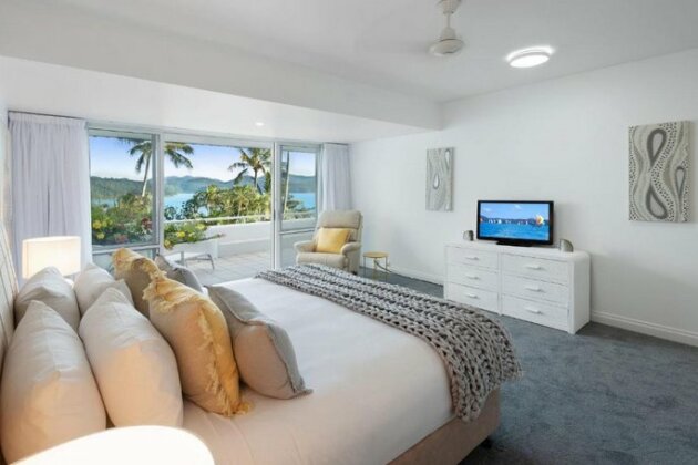 Bella Azure Two Bedroom Two Bathroom Spacious Ocean-view Apartment With Golf Buggy - Photo4