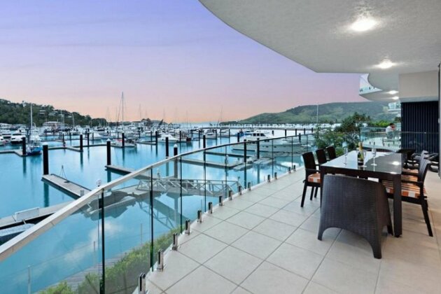 Pavillion 3 Absolute Waterfront 4 Bedroom 2 Lounge Room Plunge Pool + Golf Buggy - Photo2