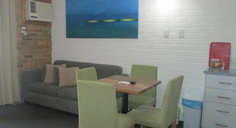 Hawks Nest Motel - Photo5