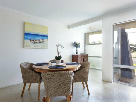 SeaChange Apartments - Photo3