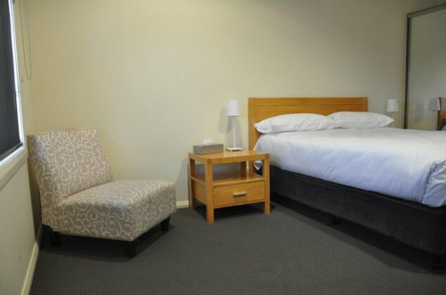 Bishop's Lodge Motor Inn - Photo2