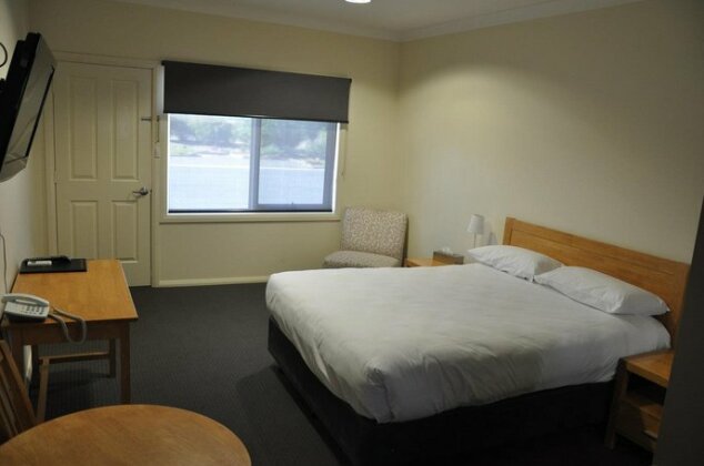 Bishop's Lodge Motor Inn - Photo3