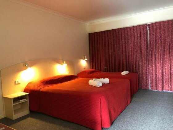 Outback Quarters- Motel Hay - Photo2