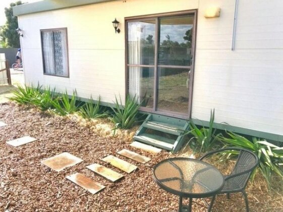 Cute Private Studio Flat with AIRCON - Photo3