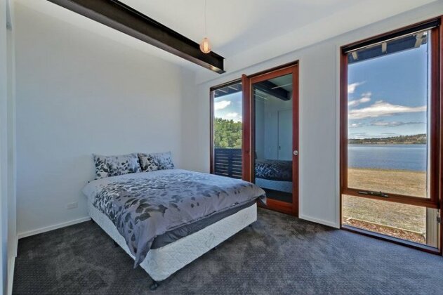 Hobart Waterfront Luxury Retreat - Photo4