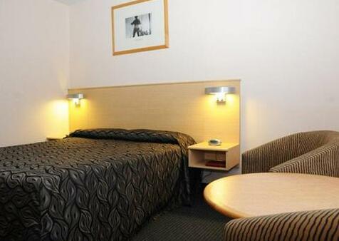 Quality Hotel Midcity Hobart - Photo3