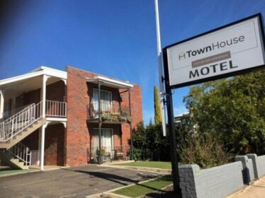 Town House Motor Inn