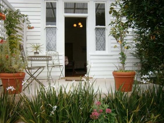 Huonville Guesthouse - Photo2