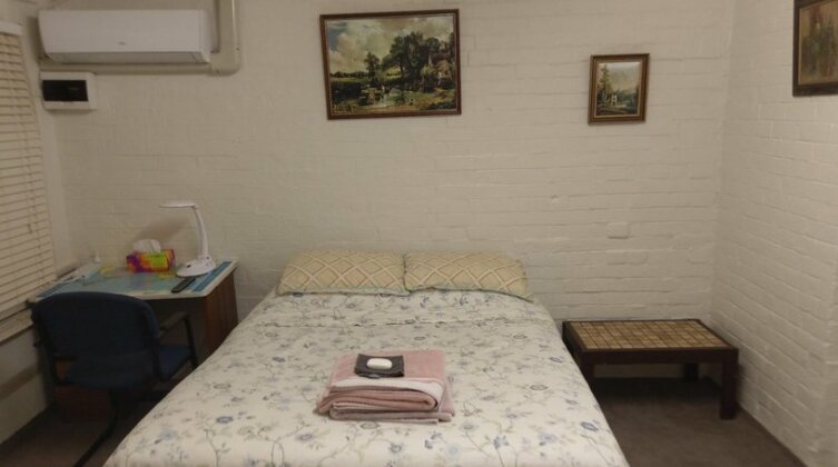Ned's Studio Apartment 2 - Photo5