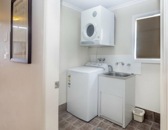 Eclipse 5- Spacious Townhouse - Photo5