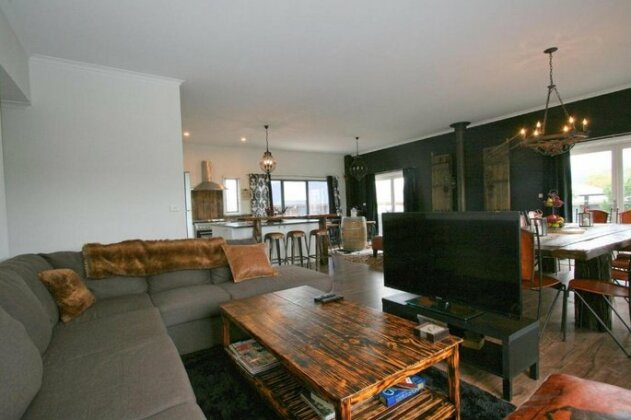 Oak & Barrel / 7 Twynam Street - Photo2