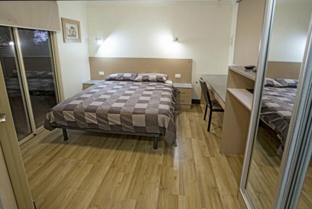 Cattrall Park Motel Karratha - Photo3