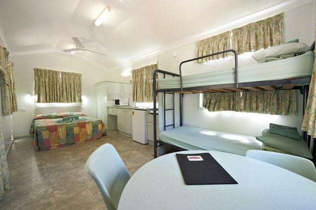 Knotts Crossing Resort - Photo3
