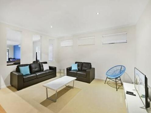 Nautical Narrabeen Beach House - Photo2