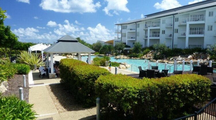 SaltBeach2302 - Photo2