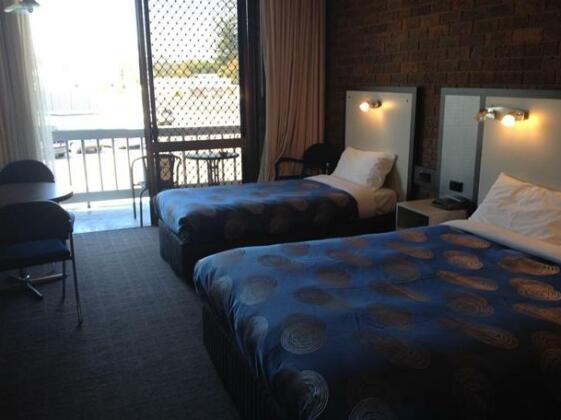 The Central Hotel Motel Lakes Entrance - Photo4