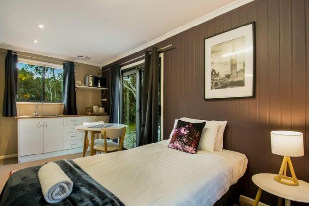 Lennox Unique Coastal Retreat - Photo5