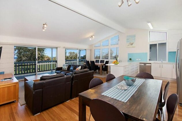 Seascape - Lennox Head - Photo4