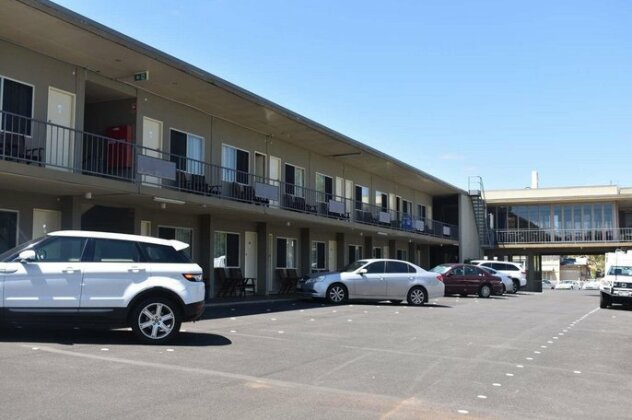 Karinga Motel SureStay Collection by Best Western - Photo2
