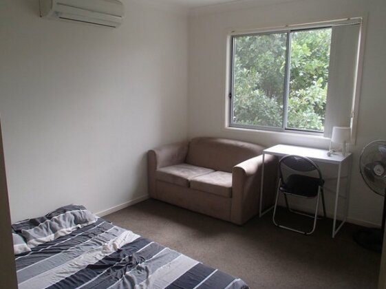 Homestay - Close to shops and 2 bus stops - Photo2
