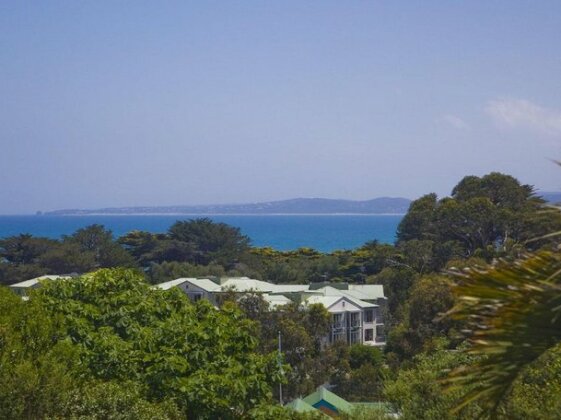 LORNE CHALET APARTMENT 10 - ask about midweek deals