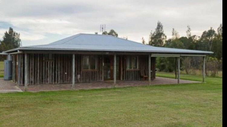 Lovedale Red Gum Cottage - Photo2