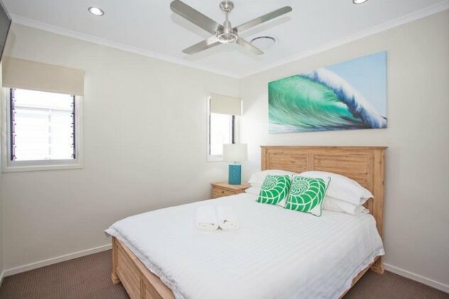 Petrie Beach Holiday Home - Photo2