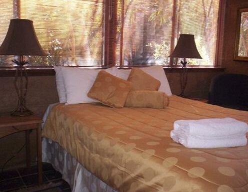 Forest Retreat Bed and Breakfast - Photo4