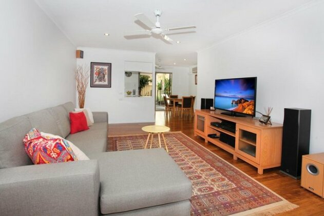 35 Oogar Street Holiday Home - Photo3