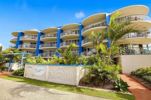 Coral Sea Apartments - Photo2