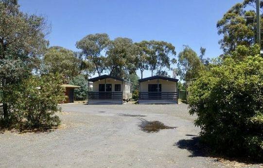 Golden Country Motel and Caravan Park