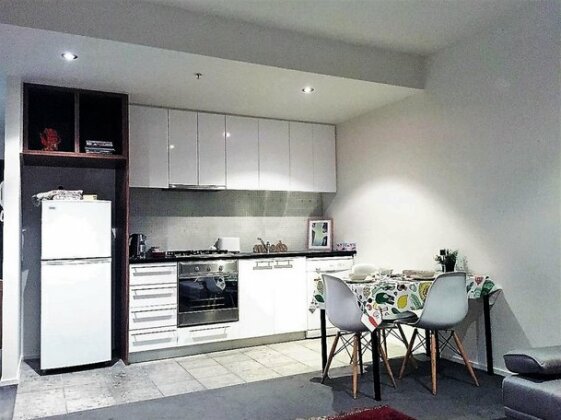 2 Bd Central Melbourne Apartment - Photo3