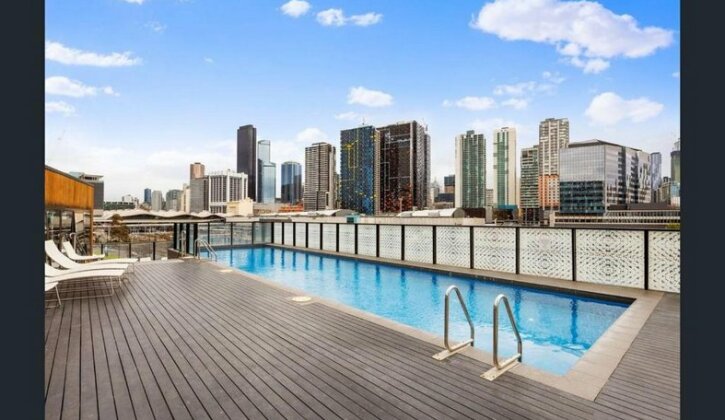 2bedroom Apartment With Views In Docklands Next To Cbd & Marvel Stadium