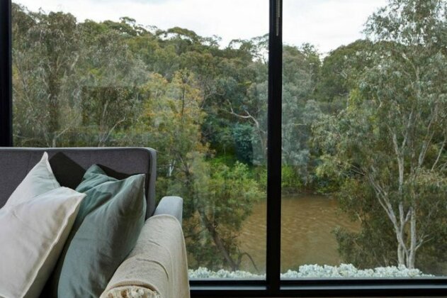 2br Apt With Yarra River Views & Parking - Photo3