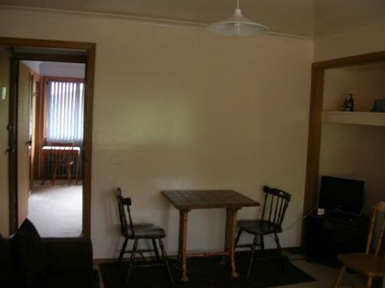 A Camelot Tower & Penthouse - Photo4