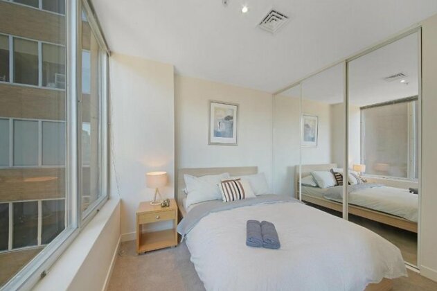 A Cozy 2BR Suite on Collins Near Flinders Station - Photo2
