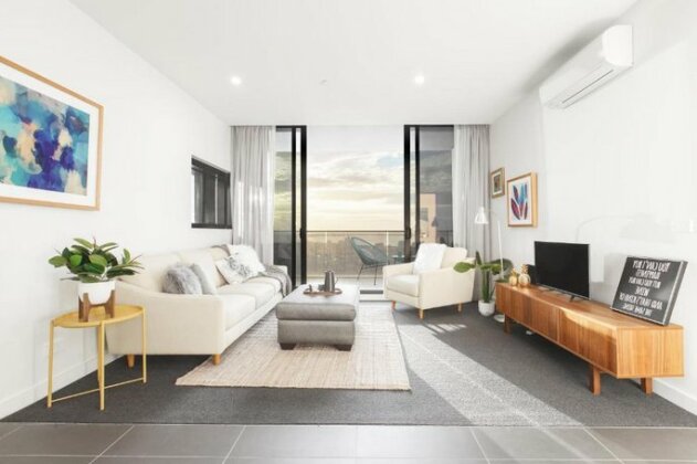 Ascent Apartment with Ocean Views by Ready Set Host - Photo2