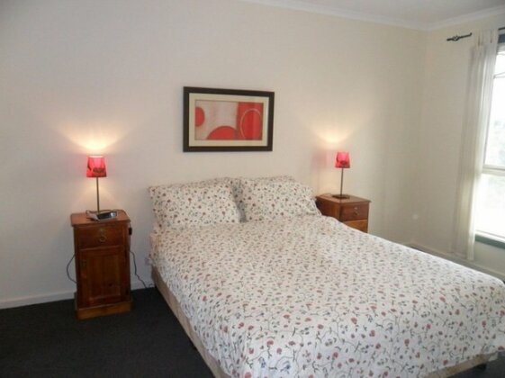 Australian Home Away @ Box Hill 32 - Photo5