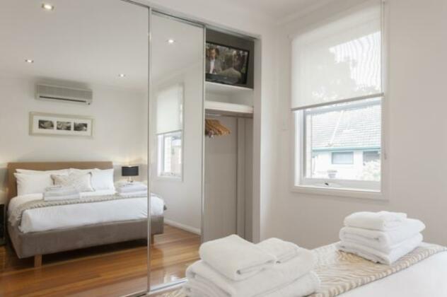 Boutique Stays - Melrose Terrace Townhouse in North Melbourne - Photo2