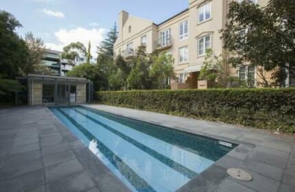Boutique Stays - Wellington Mews Apartment in East Melbourne