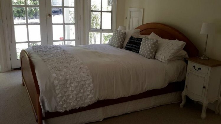 Ellie Mae's Bed & Breakfast - Photo3