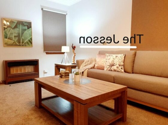 Entire 3 bedrooms home Dandenong central walk to bus - Photo2