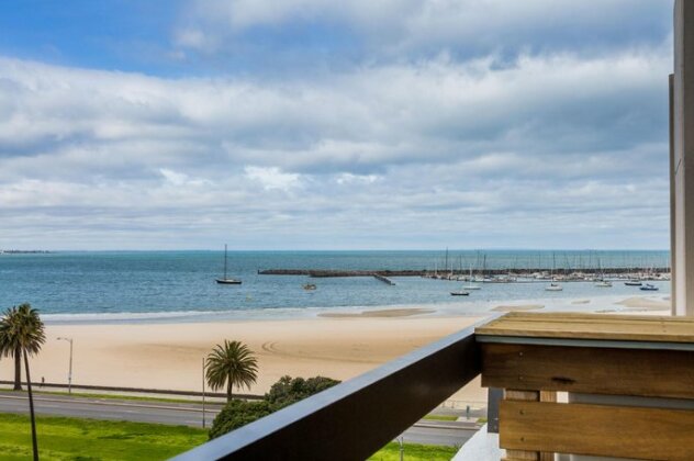 Exquisite 2 bed apartment with beach & city views - Photo2