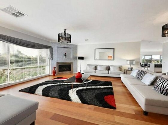 Huge Luxury Home for Groups near Chadstone & Monash - Photo3