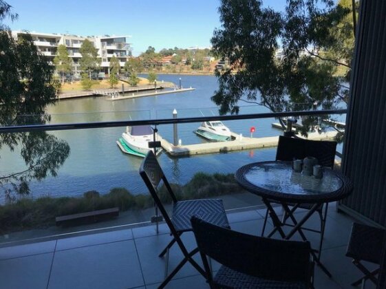 Marina View Apartment on the Maribyrnong River Melbourne - Photo2